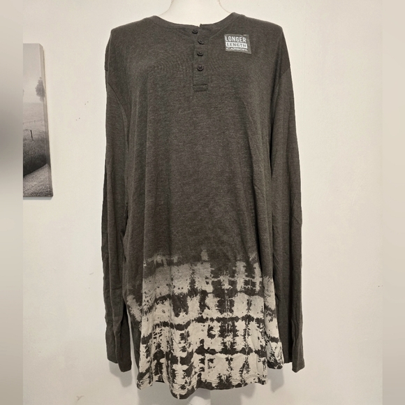 Mens XL NWT Long Length Gray Shirt Rue21 - Picture 2 of 8